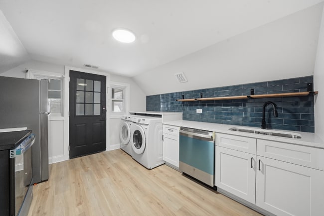 Photo - 6640 W Foster Ave Unidad 2