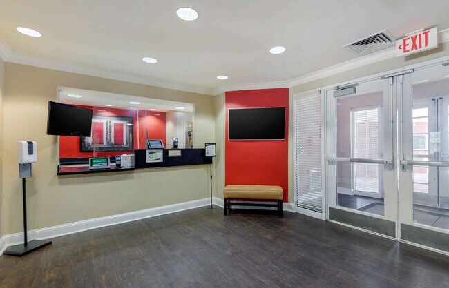 Furnished Studio-Greensboro - Airport