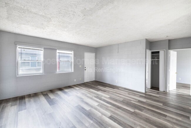 Photo - 1254 W 23rd St