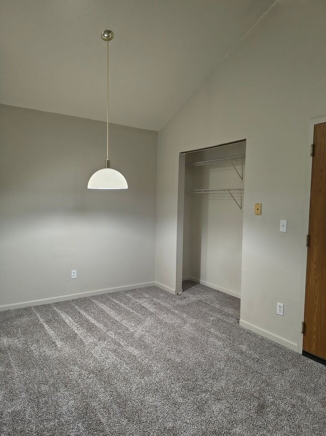 585 W Randall St Unit 301