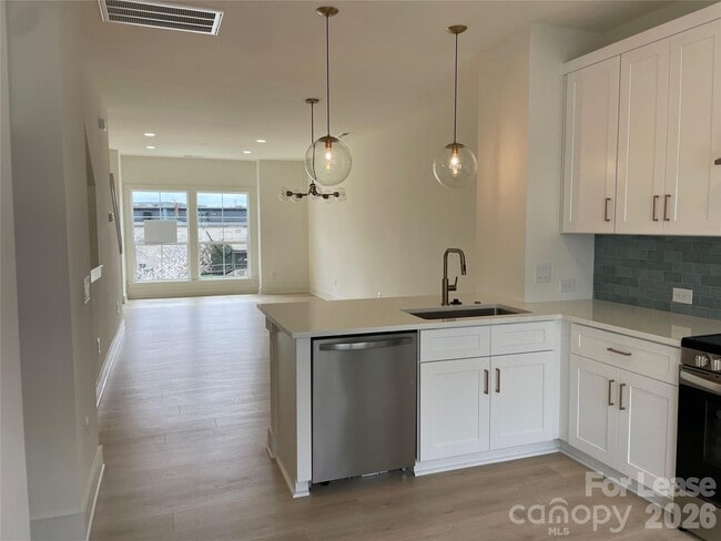 Photo - 3011 Casting St