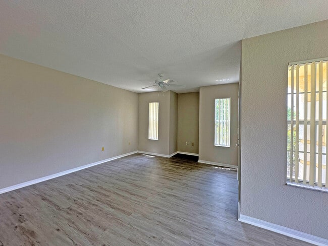 Photo - 124 SW Peacock Blvd Unit 13-103