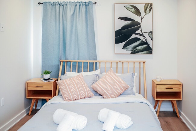 Bedroom 303 - 3814 Hamilton St Unit D