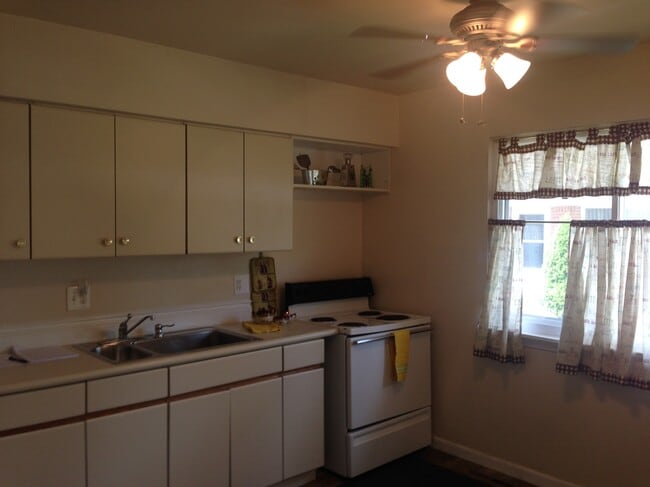 Photo - 26521 Coolidge Hwy