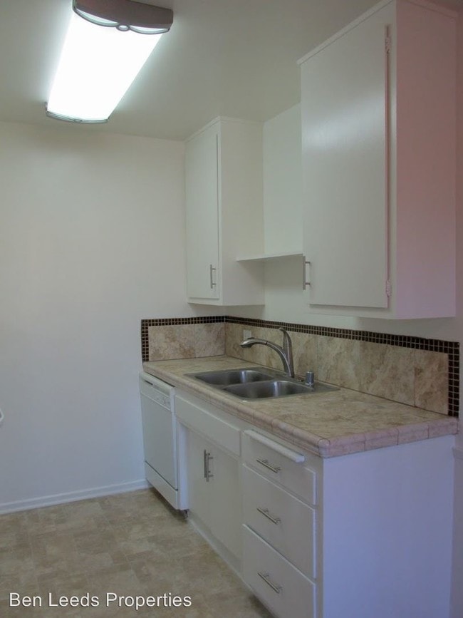 Photo - The Hobart Riviera Apartments