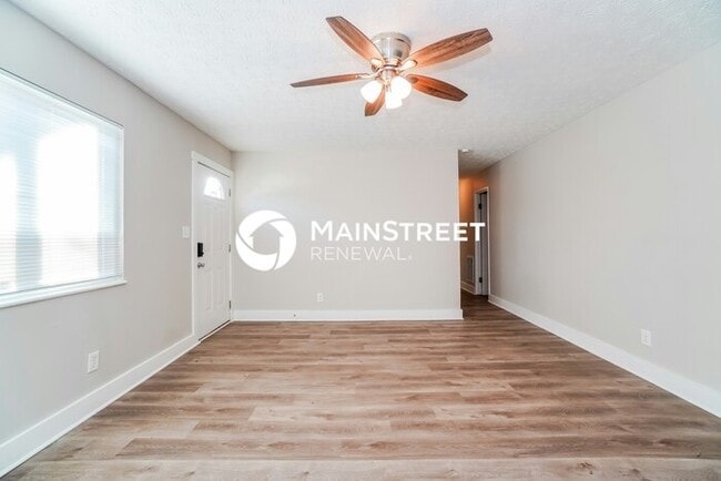 Photo - 3 Bedroom Pet-Friendly Home in Columbus, OH with Main Street Renewal