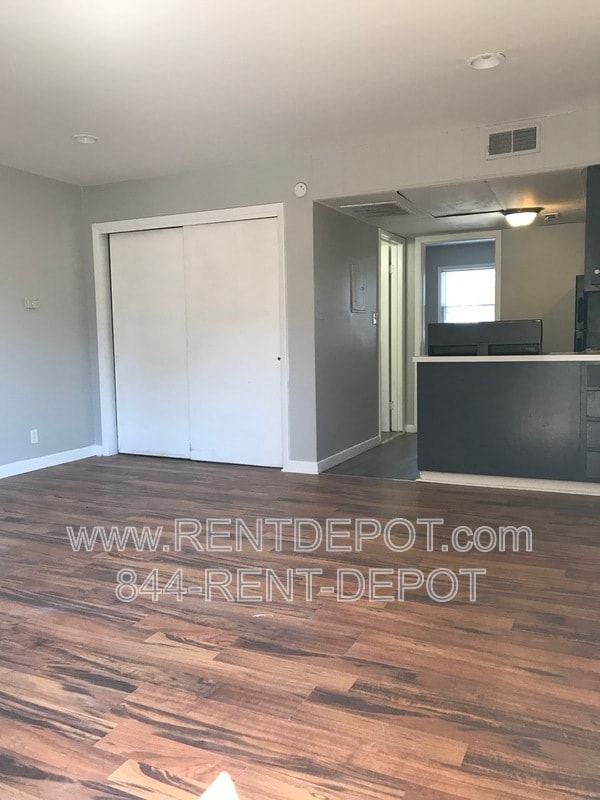 Photo - 1330 SE 2nd St