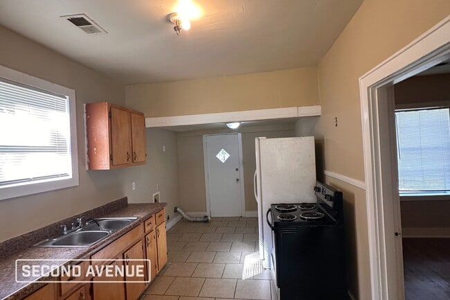 Photo - 2610 Lowell Ave