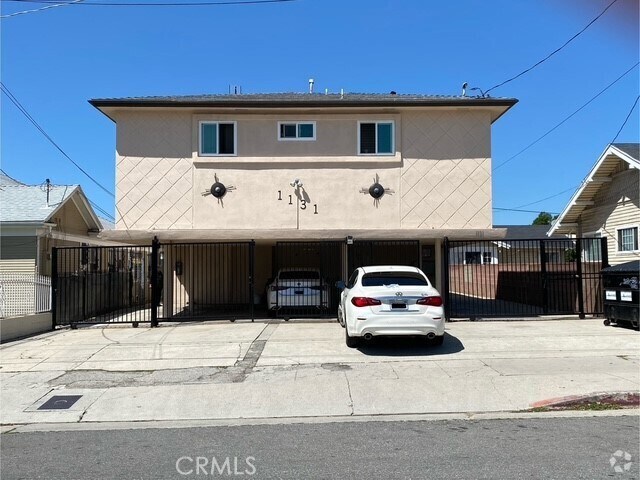 Building Photo - 1131 N Kenmore Ave Unit 7-7 Rental