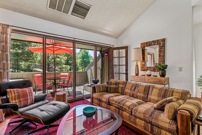 Building Photo - 2650 Valley View Dr Unit ID1248554P Rental