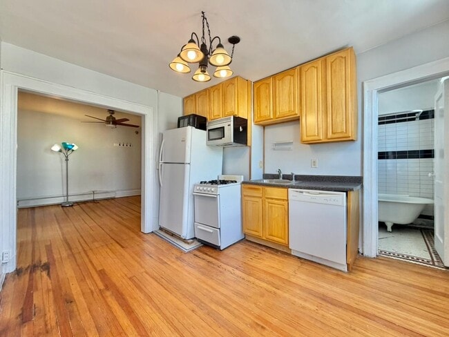 Photo - 409 Monmouth St Unidad 3