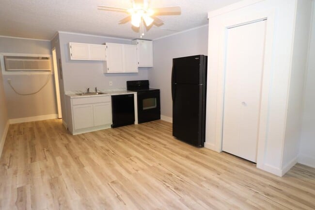 Photo - 21 Larue St