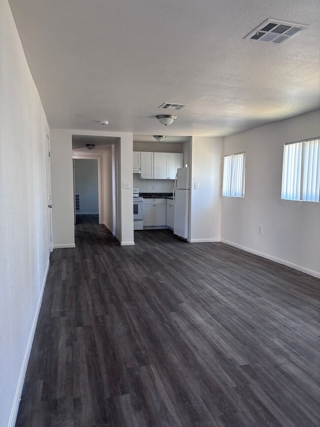 Building Photo - 590-590.5-5905 E Olive St Unit 237 S 6th