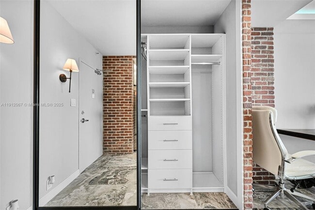 Photo - 1000 West Ave Unit 915