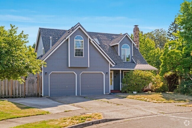 Building Photo - Comfortable 4-bdrm/2.5-bath home in Hillsb...