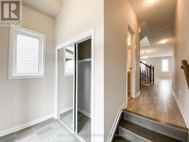 Photo - 1043 Speedvale Ct