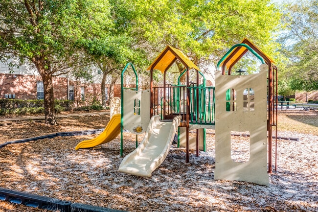 Raintree Apartments