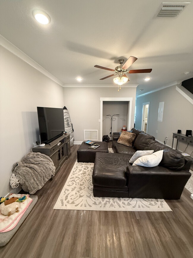 Photo - 436 Date Palm Ln