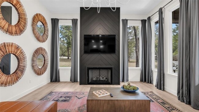 Photo - 8913 Pear St