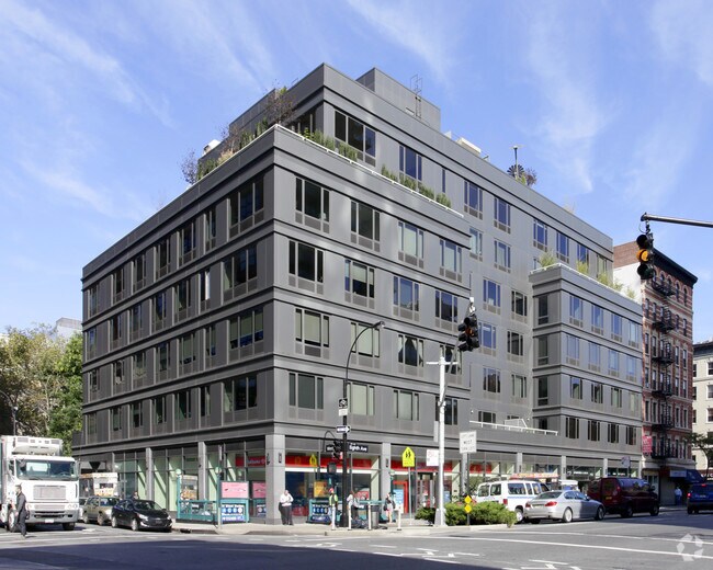 Primary Photo - 127-131 8th Ave