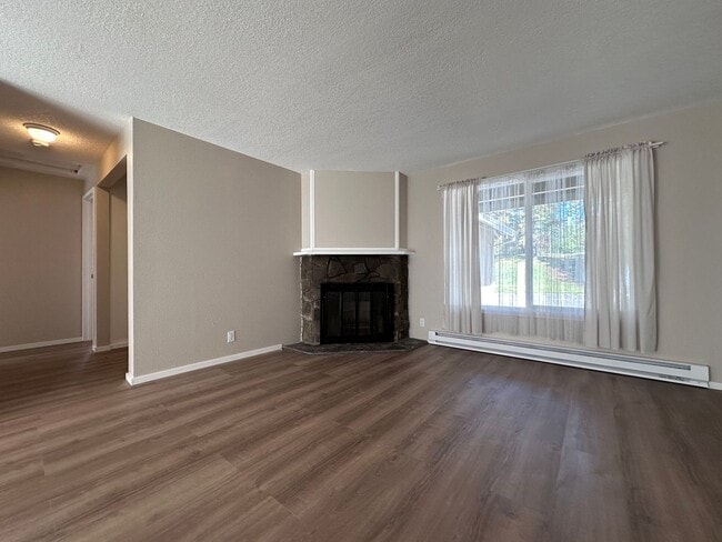 Photo - LOVELY SANDY DUPLEX 2 BED 1 BATH W/ GARAGE!!