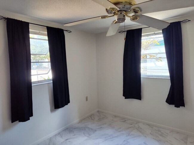 Photo - Quaint 2 bedroom 1 bath home with Florida ...