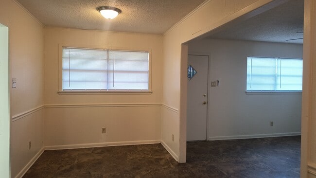 Photo - 6115 Parker St
