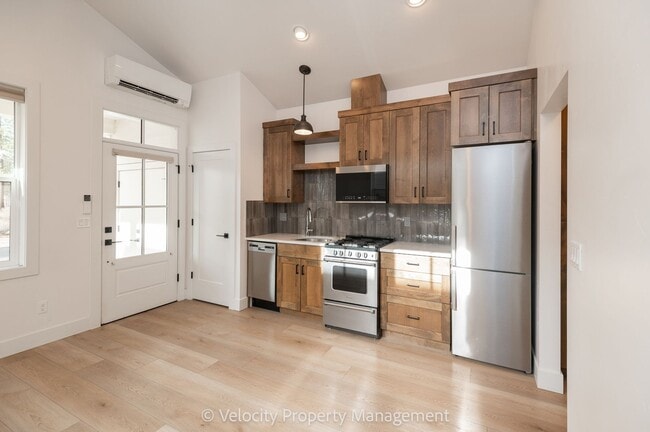 Photo - M712 Unidad #2