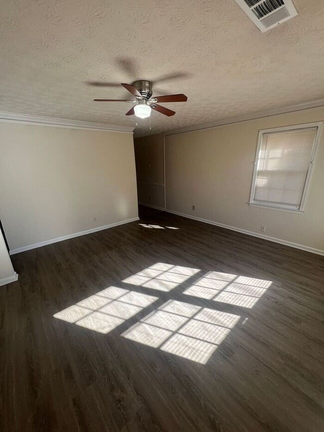 Photo - NOW READY! Beautiful 2 bedroom 1 bath flat duplex