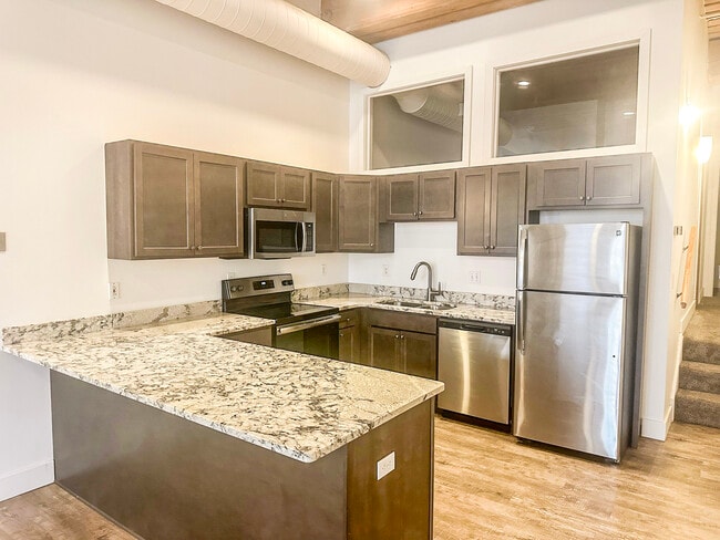 512 - Shorehaus Lofts