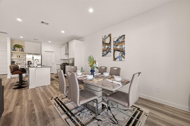 Photo - 10514 Wellesley Ter Trl