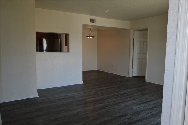 Photo - 8100 Creekbend Dr Unit 174