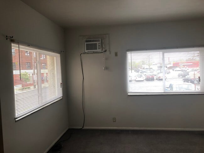 Photo - College Street Apartments