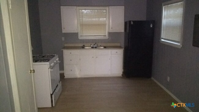 Photo - 548 Newton Ave