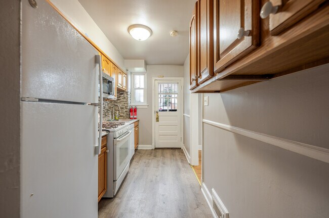 Photo - 4724 Blaine St NE