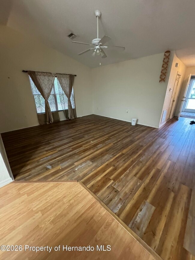 Photo - 4338 Millwood Rd