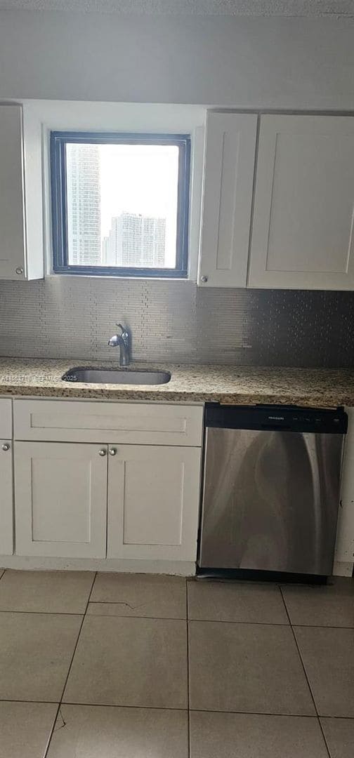 Building Photo - 3300 NE 192 St