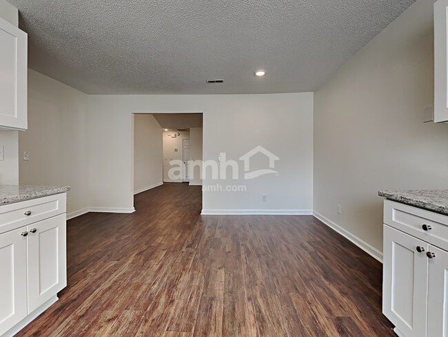 Photo - 8793 Adaline St