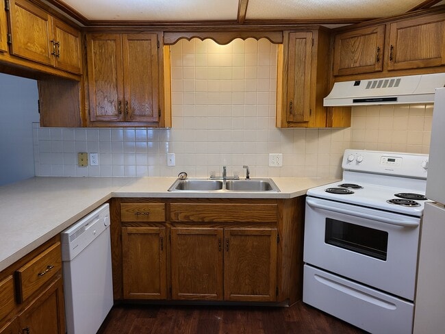 Randall Court Apartments