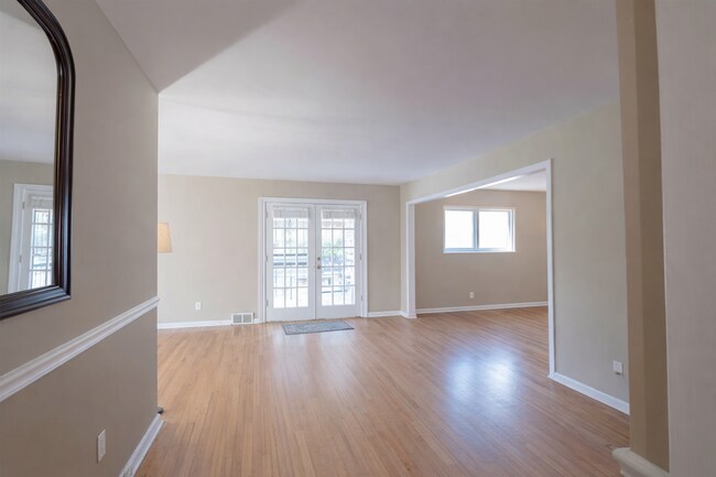 Photo - 3 Bedroom 2 bathroom home in East Memphis!