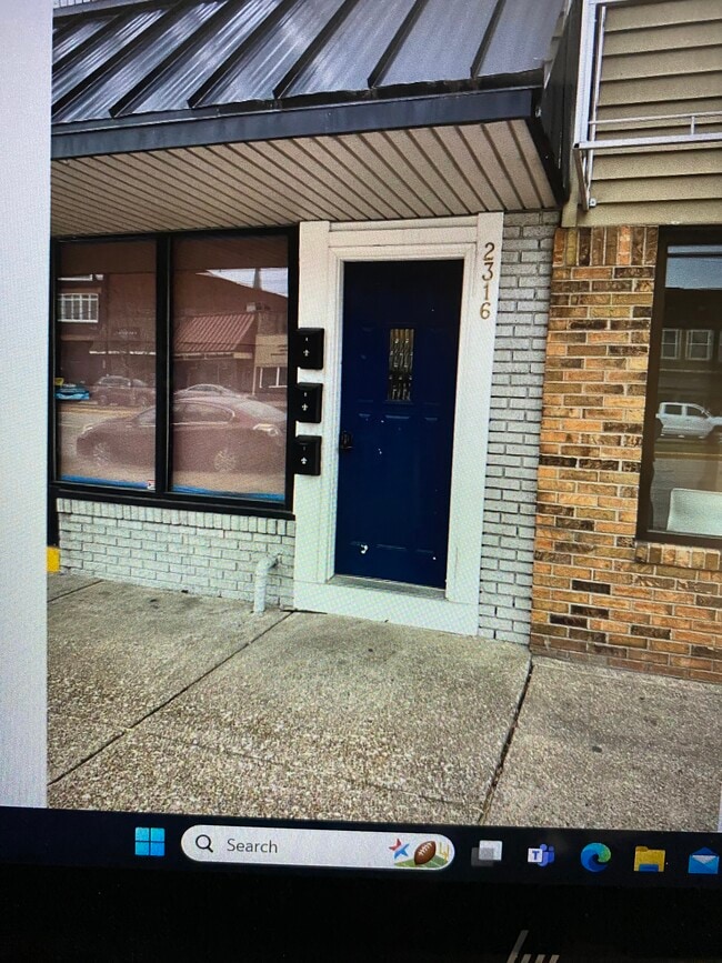 Building Photo - 2316 W Franklin St Unit B