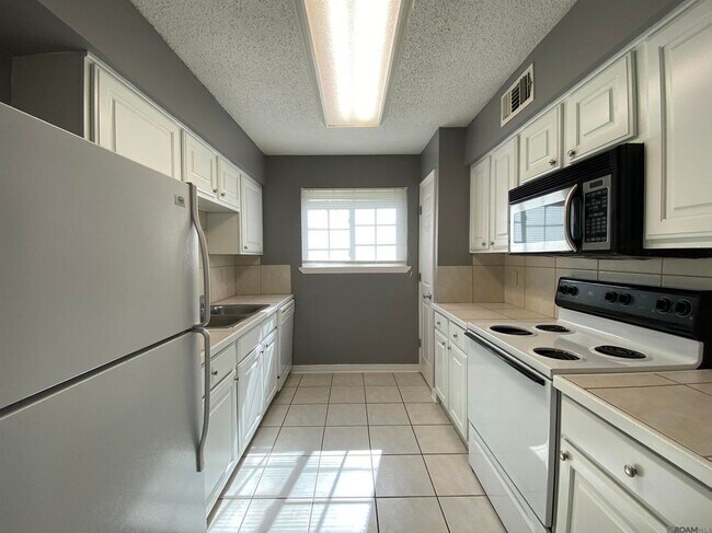 913 W Rothland St Unit 6-D