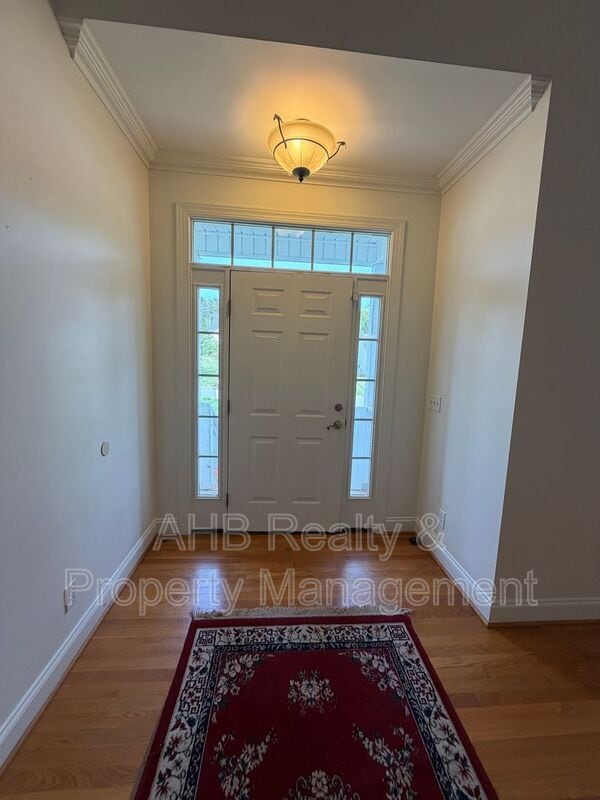 Photo - 713 Trail's End Dr