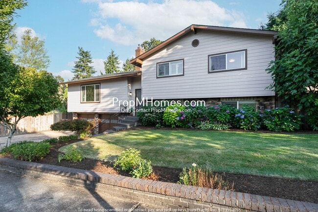 Building Photo - Stylish Updated Four Bedroom Home in Beave...