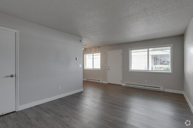 2BR, 1BA - 775SF - Living Room - Parkview