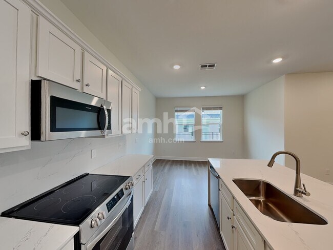 Photo - 5980 Pinewood Ests Dr