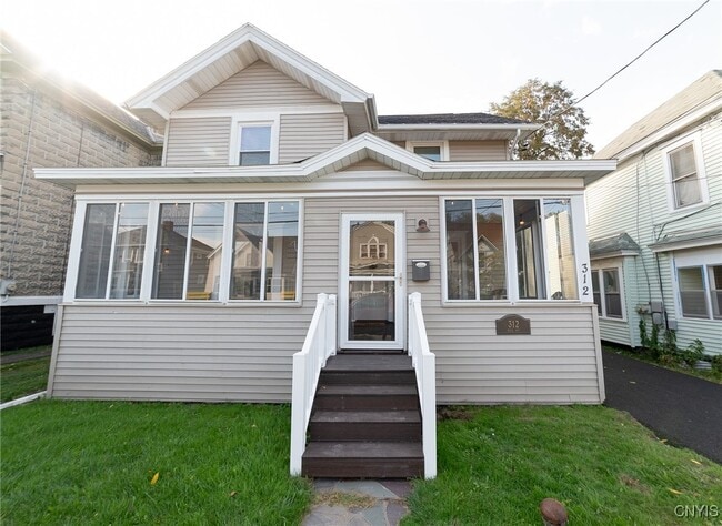 Building Photo - 312 Hall Ave