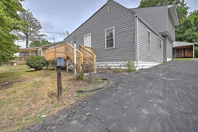 Photo - 4 Bedrooms 3 Baths Bristol TN