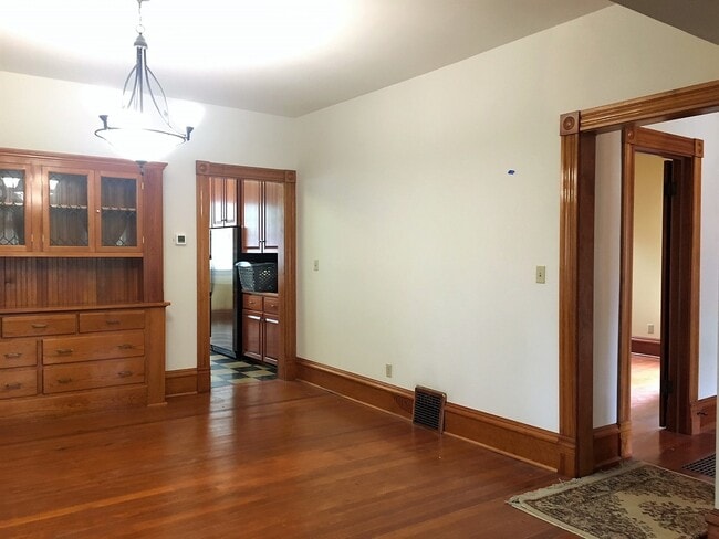 Photo - Northwest Area 4 Bedroom 2 Bath Bungalow