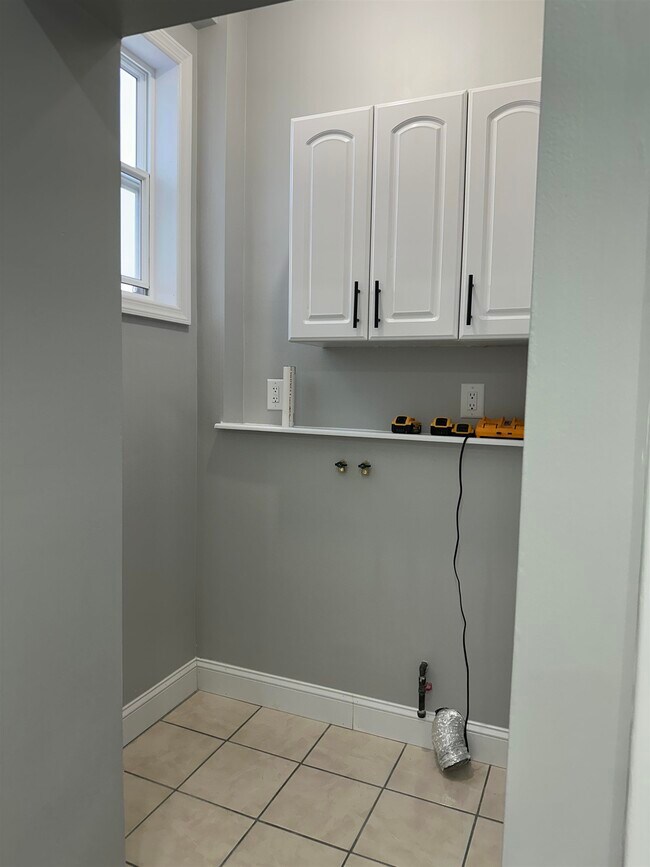 Photo - 156 Clerk St